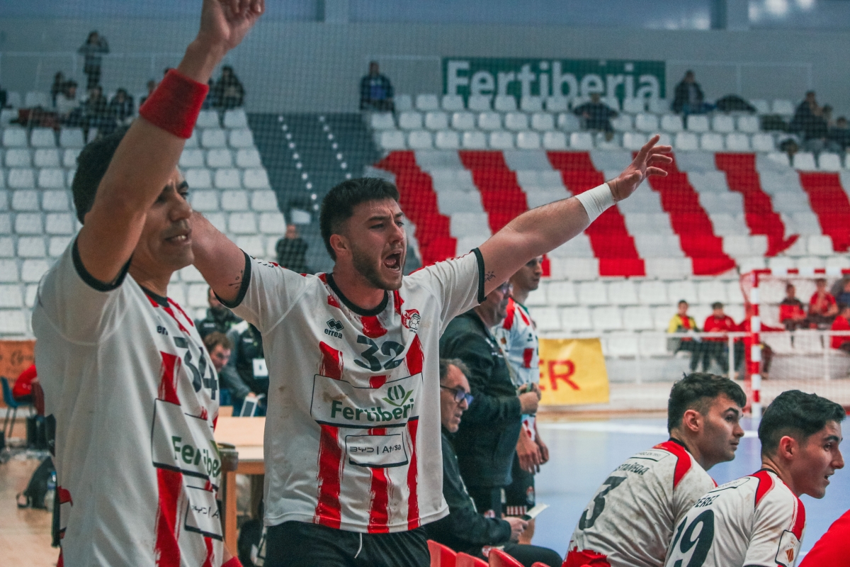 Paso de gigante del Fertiberia Balonmano Puerto Sagunto para asentarse en la parte alta de la clasificación