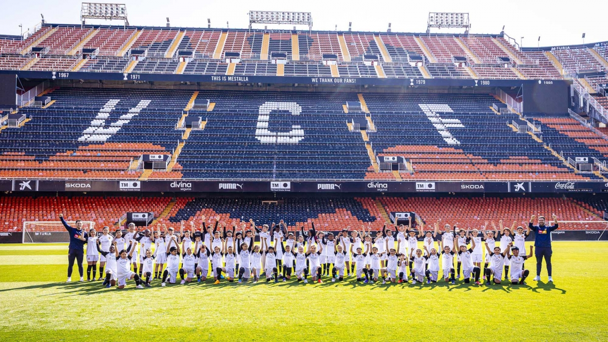 El Valencia Inclusivo celebra sus diez años con un torneo en Mestalla y una exposición