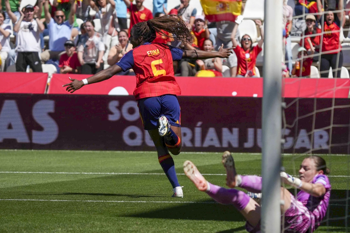 Un recital de goles encamina a España al billete directo hacia el Mundial