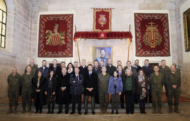 El Jefe del Cuartel Terrestre de Alta Disponibilidad reúne a los Directores de los Medios en Valencia