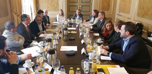 La CEV propone crear un Observatorio para la colaboración público-privada