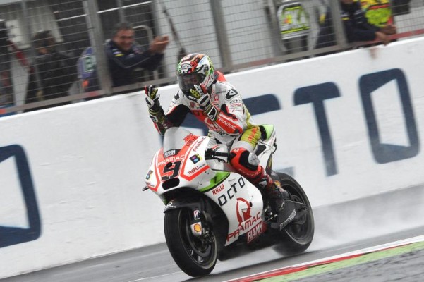 Petrucci releva a Lorenzo en la tabla, cerca de la barrera de los dos minutos