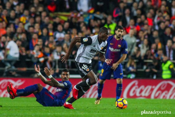 Guedes, Kondogbia, Mina y Vezo a una tarjeta de la suspensión en Copa
