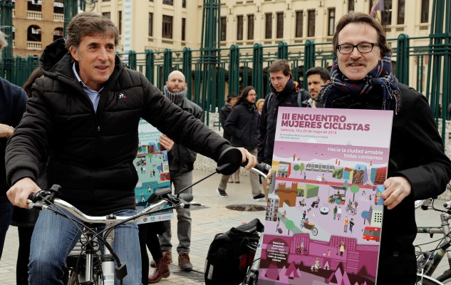 'Perico' prueba el anillo ciclista: 
