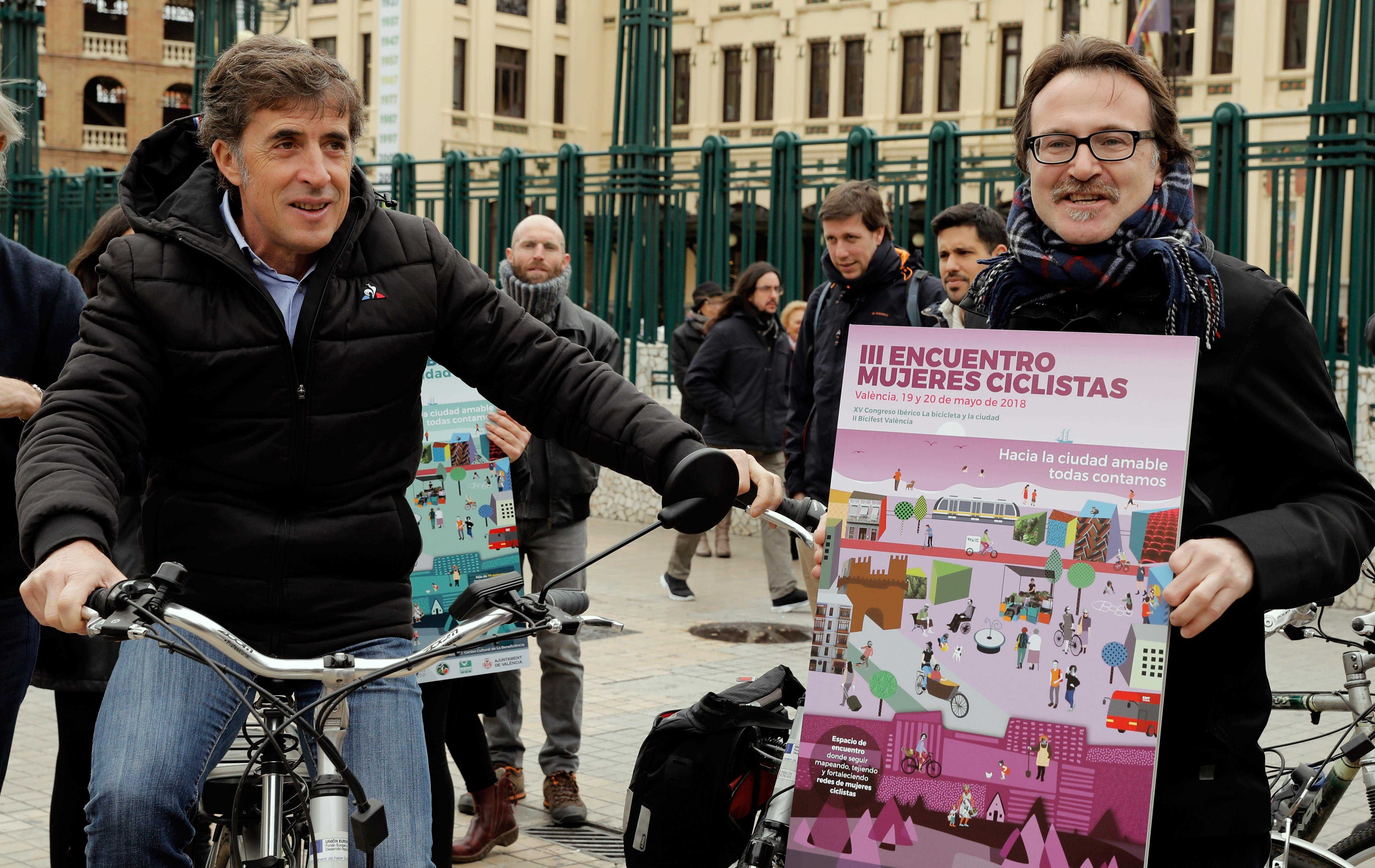 'Perico' prueba el anillo ciclista: 