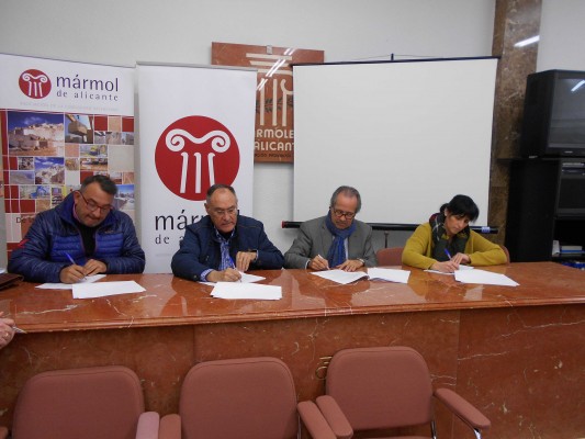 Patronal y sindicatos firman el convenio colectivo del mármol que sube un 2% los sueldos