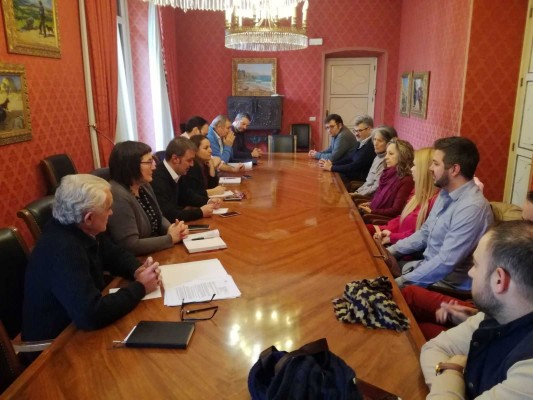 Compromís también pide cambios paralelos a la regulación de pubs en el Centro y control policial