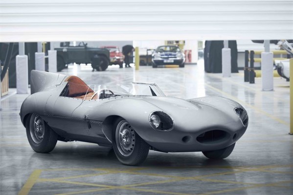 Jaguar reanuda la producción del D-Type 62 años después
