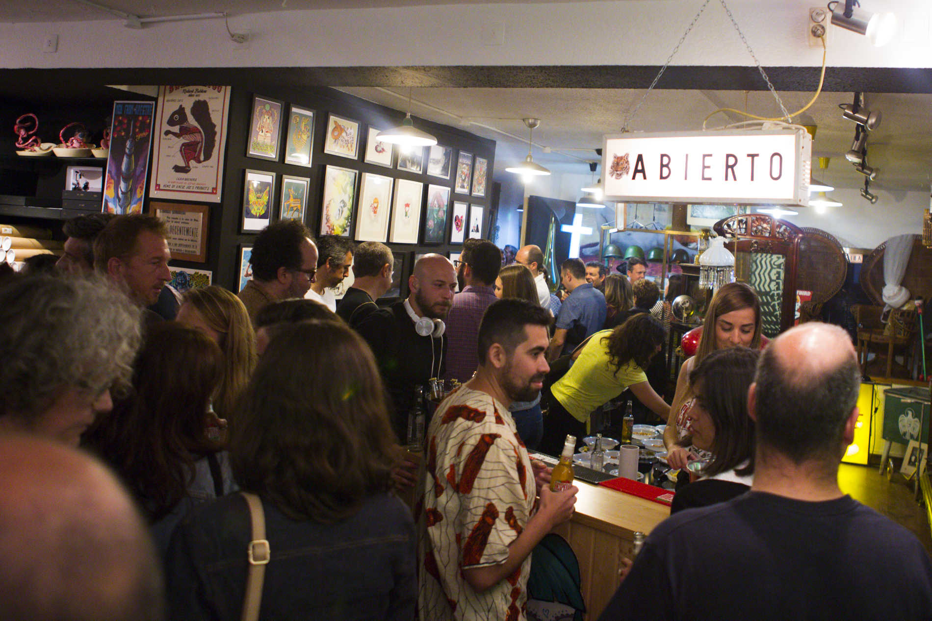 Vinz abre su galeria Sabotage en Ciutat Vella (Fotos: ESTRELLA JOVER)