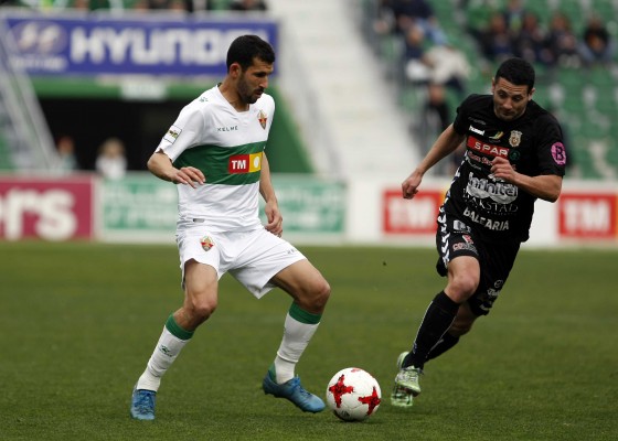Tekio cree que el Elche ha mejorado defensivamente con Josico