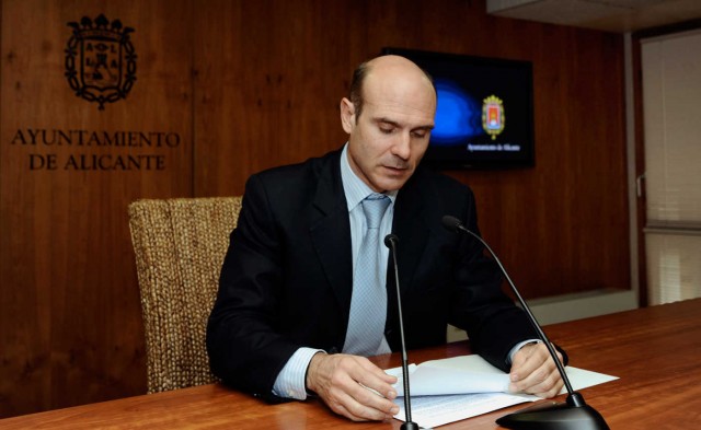 El lío de las plusvalías en Alicante: tres años de contradicciones en la misma Sección del TSJ