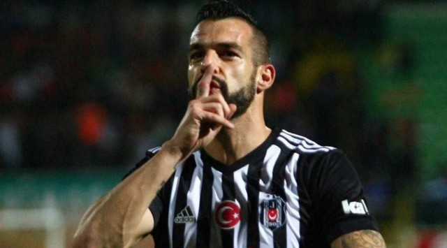 Álvaro Negredo reduce un 24% su exposición a la bolsa española