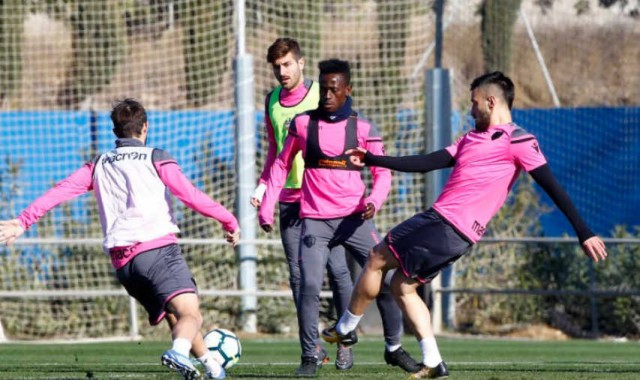 El Levante llega al derbi con cinco días más de descanso que el Valencia