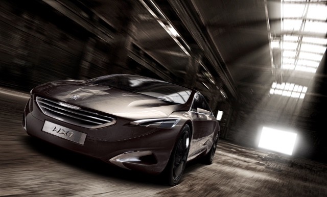 Coupés y descapotables, protagonistas del stand Peugeot en el Salón Rétromobile
