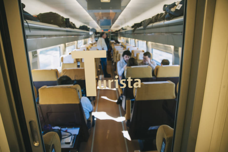 El AVE Madrid-Castellón vuelve a pinchar: sufre otro retraso de media hora por problemas técnicos
