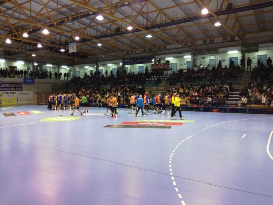 El Benidorm también gana en Cangas