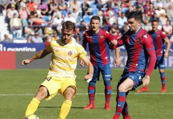 Muñiz recupera a Campaña y Chema para el derbi en Mestalla