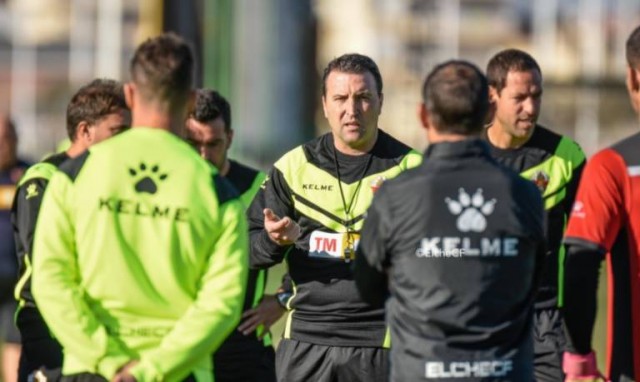 Josico, más crítico con el árbitro que con el juego de los suyos