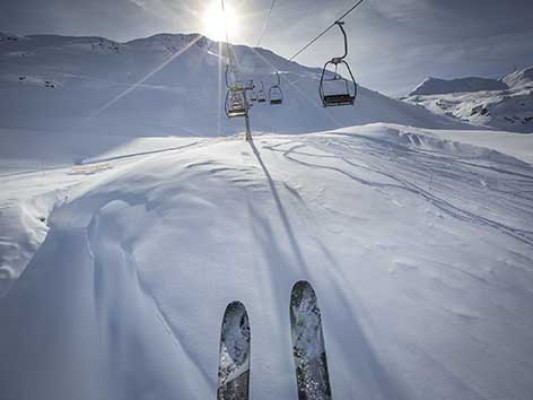 Les Pyrénées: Esquiar en el país de la brecha divina