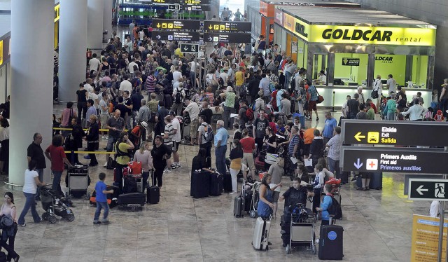 El aeropuerto de Alicante-Elche vuelve a crecer un 3% y rebasa los 700.000 pasajeros en enero