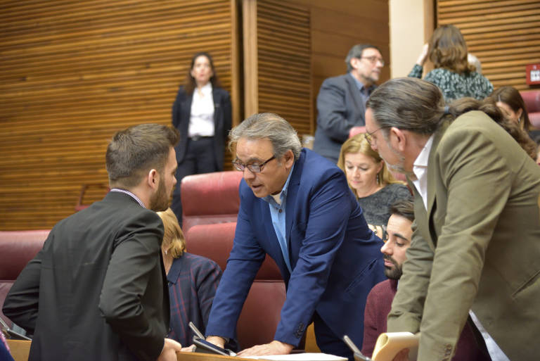 El síndic de Compromís, Fran Ferri, y su homólogo socialista, Manolo Mata. Foto: CORTS - 