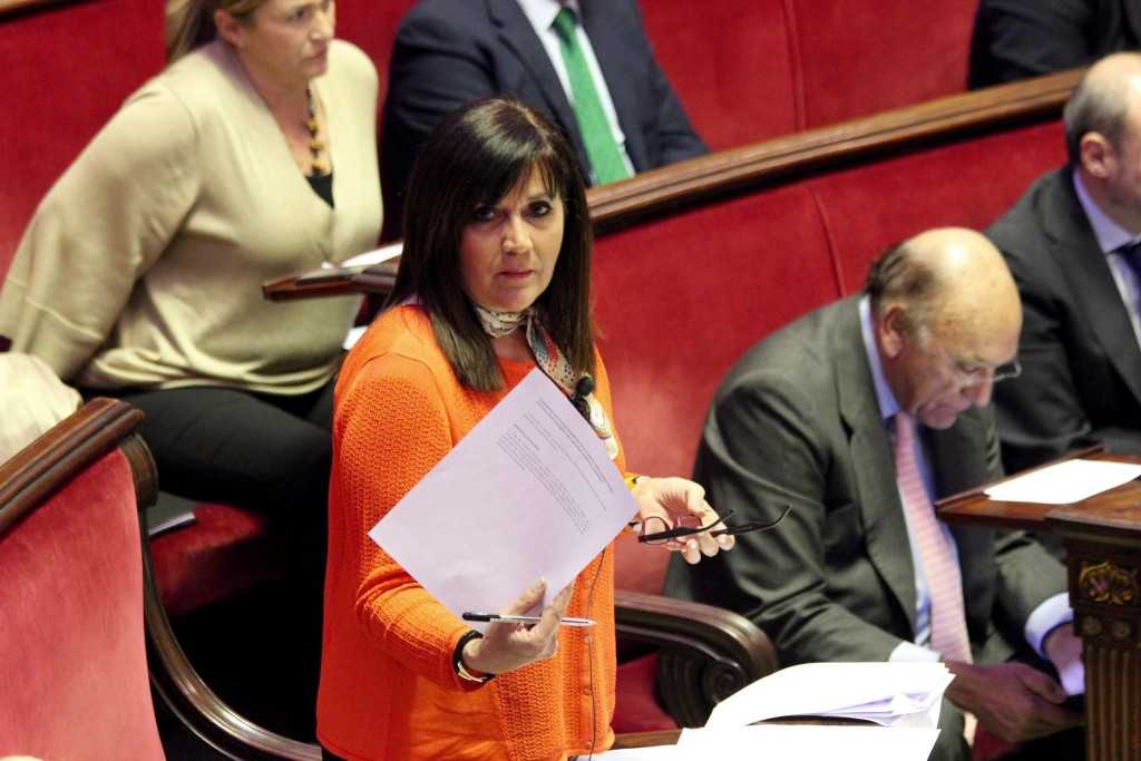 La concejal en València de Ciudadanos María Dolores Jiménez, durante un pleno ordinario. - 