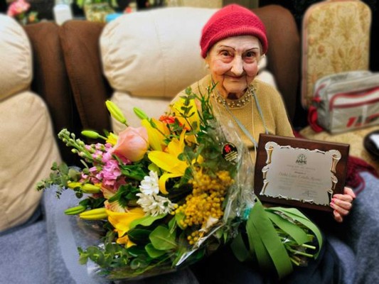 La noveldense Luisa Cabello, la maestra más longeva con 103 años