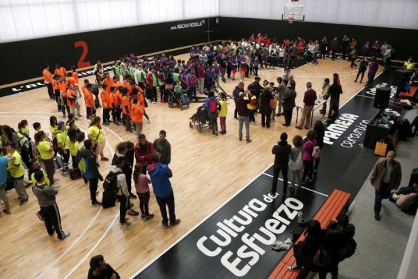Más de 300 niños y niñas de educación especial disfrutan del baloncesto en L’Alqueria