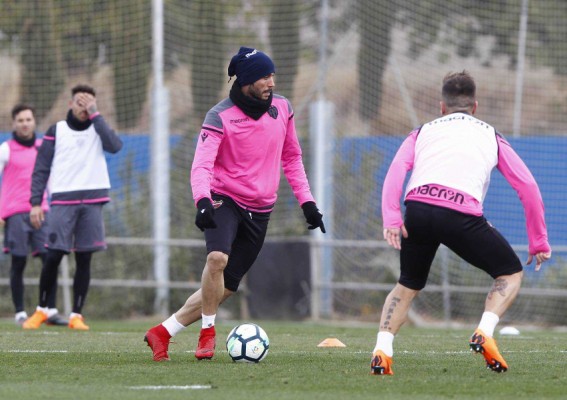 El Levante se olvida de los árbitros y prepara el duelo vital de Anoeta