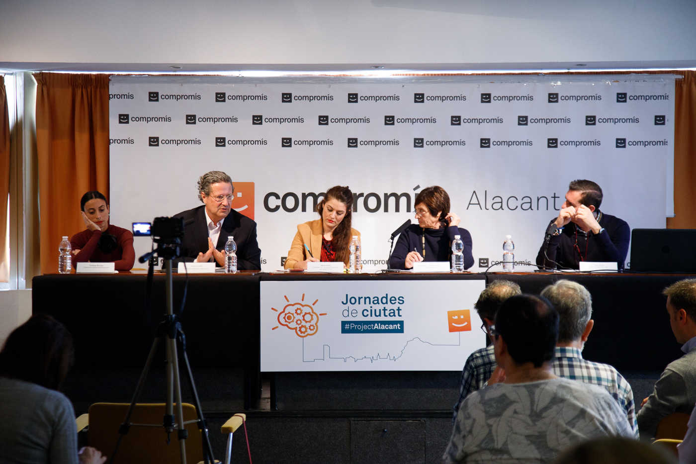 Acto 'Jornades de Ciutat' de Compromís en Alicante (Fotos: PEPE OLIVARES)
