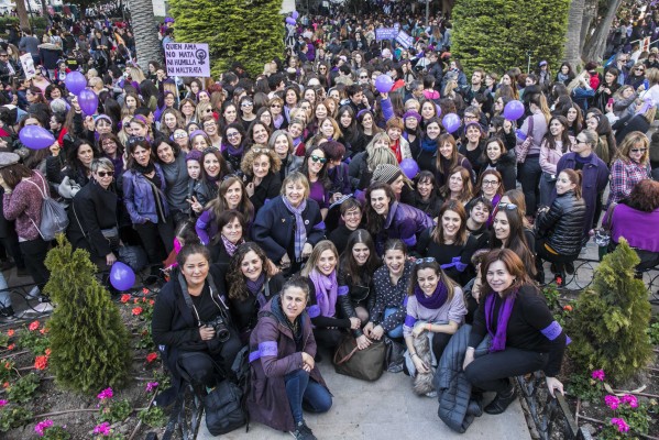 Manifestación del Día de la Mujer en València (Fotos: EVA MÁÑEZ)