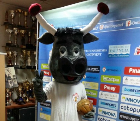 El Ontinyent no falla y reduce a tres puntos la ventaja del Elche sobre el quinto