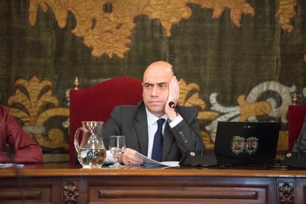 Echávarri supera otra prueba de fuego: aprueba las cuentas sin socios tras resistir a sus imputaciones  