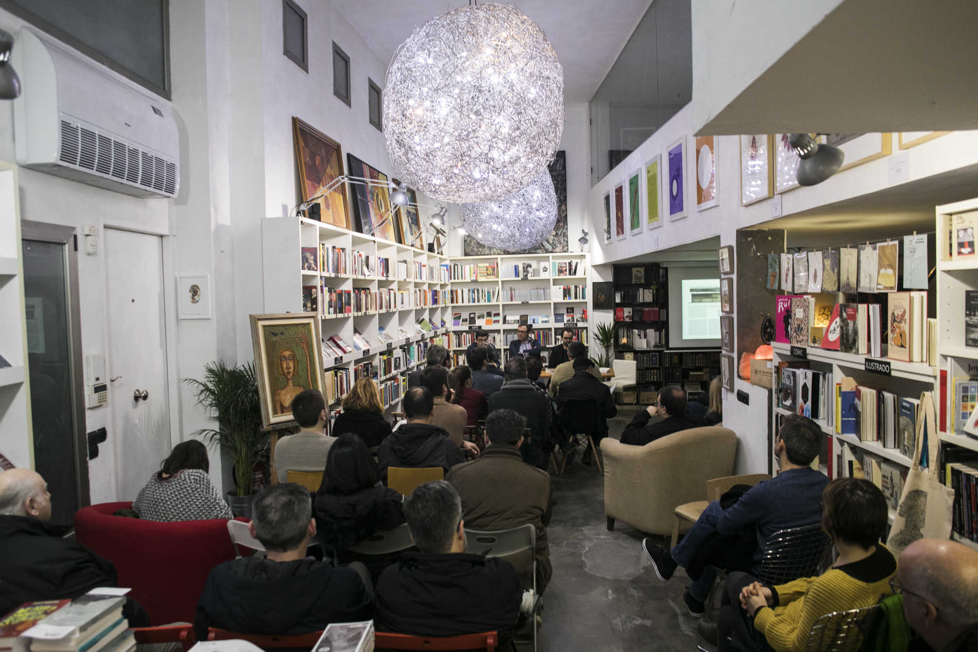 La Ramon Llull de València gana el Premio Librería Cultural 2025