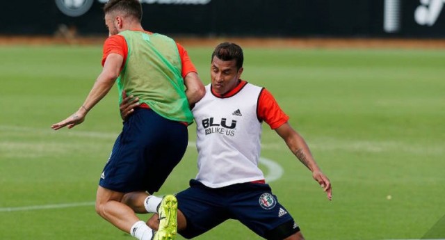 Murillo abandona el entrenamiento cojeando