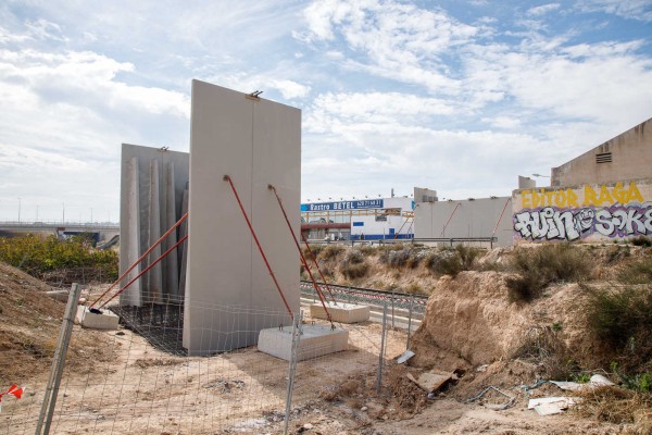 El cinturón de Vía Parque: Adif desbloquea el nuevo puente pero no retira aún la vía de reparaciones 