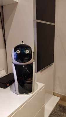 El robot QBO con inteligencia artificial presentará el II Torneo de Debate Preuniversitario de ESIC
