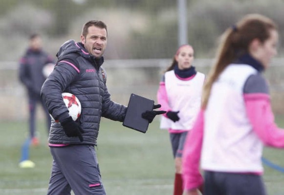 Kino se estrena en el banquillo del Levante en su visita al Espanyol