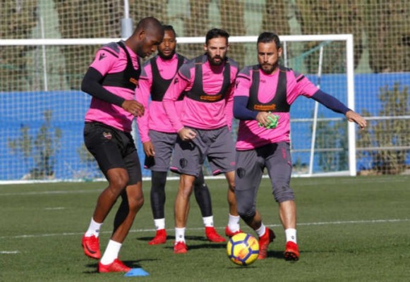 Muñiz recupera a tiempo a Ivi y convoca a Rochina ante la Real Sociedad