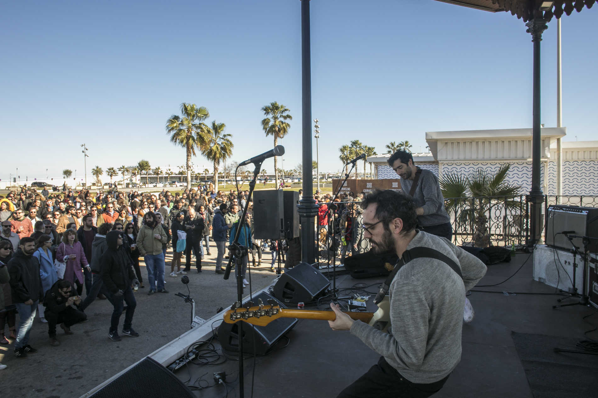 Mujeres abre el ciclo de #ConcertsdelaMarina en La Pèrgola (Fotos: EVA MÁÑEZ)