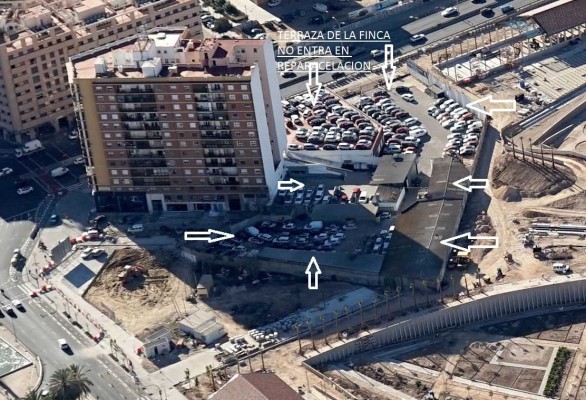El desahucio de un concesionario y problemas con el material retrasan el fin del Parque Central