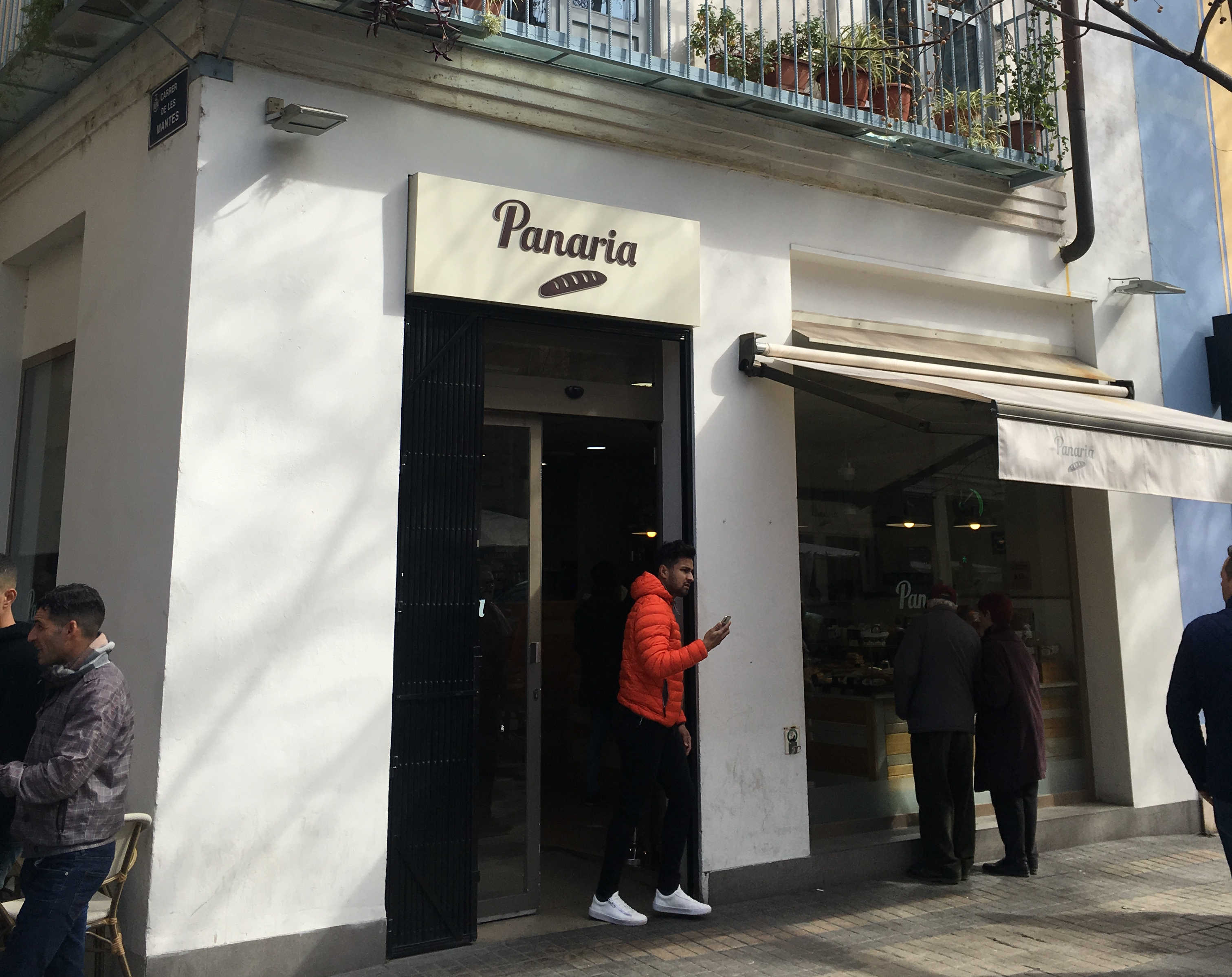 Calçotades, immobiliàries i barberies, què es mou en València 