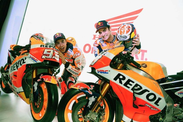 Márquez y Pedrosa visten de gala en Yakarta a su equipo Repsol Honda 2018