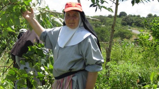 Una misionera valenciana encuentra agua en Kenia tras once años de excavaciones