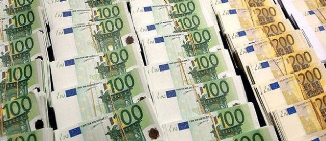 El Tesoro 'se corta' y solo coloca el 23% de los 25.800 millones de su nuevo bono sindicado a 30 años