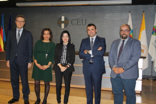 El CEU de Elche y Cuatrecasas crean el premio 'Start Up Jurídico' por la excelencia en la práctica legal
