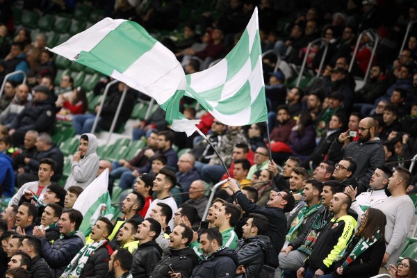 Los aficionados retiran 200 entradas para Ontinyent y el Elche solicita otras 250