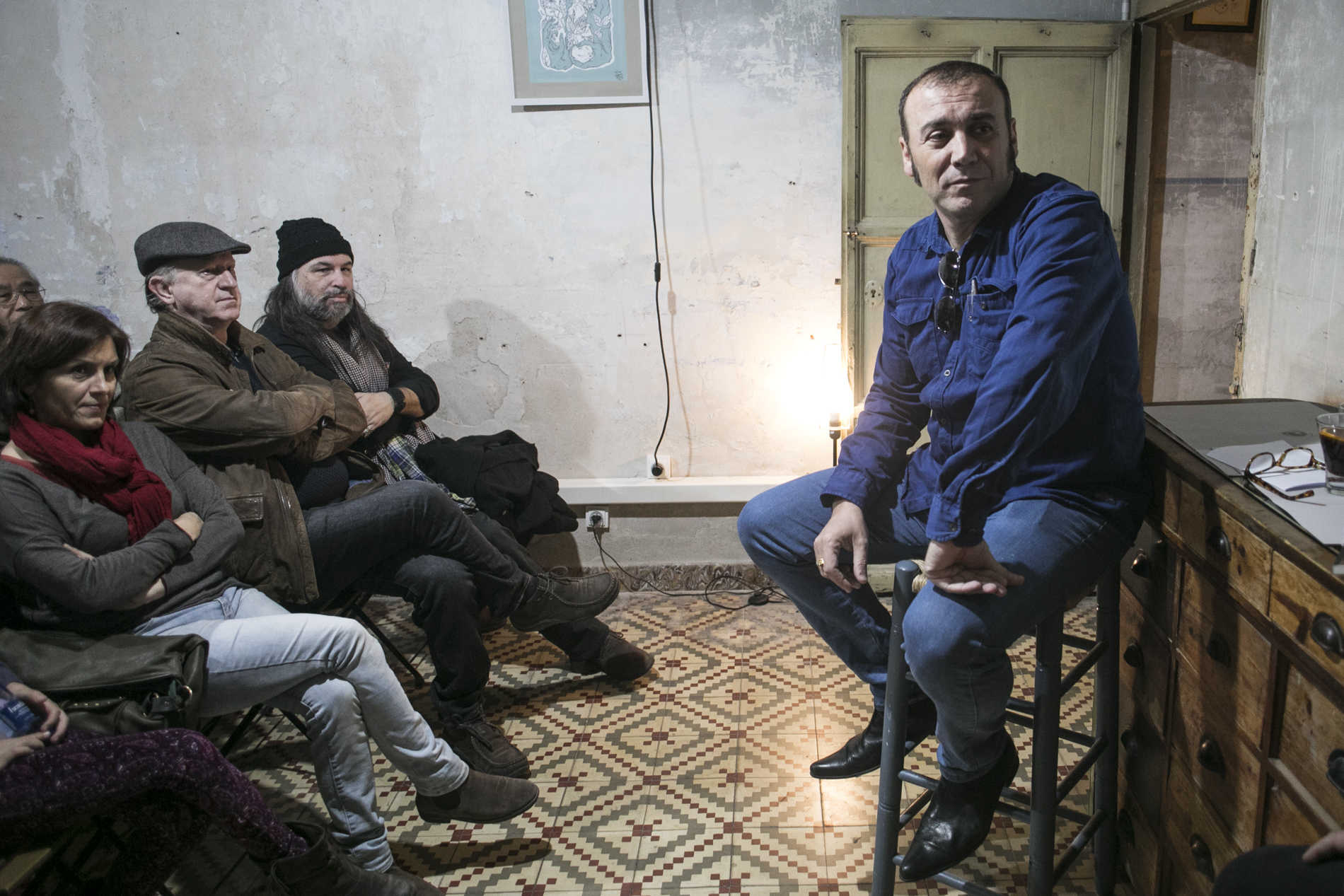 Felip Bens vuelve a la ficción con su libro 'Dones e atri'. (Fotos: EVA MÁÑEZ)