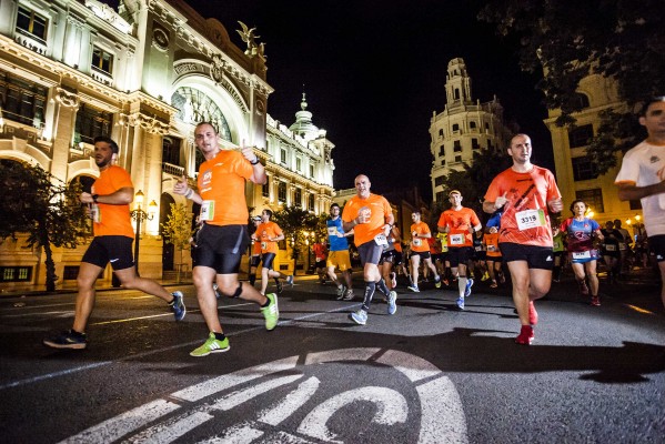 Hazte con tu paquete turístico para viajar y correr la 15K Nocturna Valencia Banco Mediolanum 