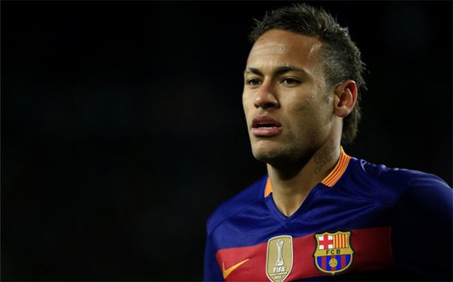 El padre de Neymar confirma que la oferta de 190 millones es del United